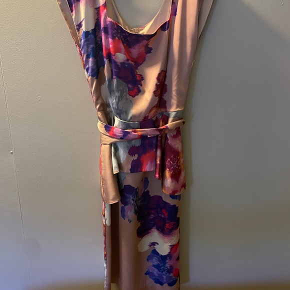 Formal Charlie Brown Dress with matching waist tie. - Picture 2 of 4